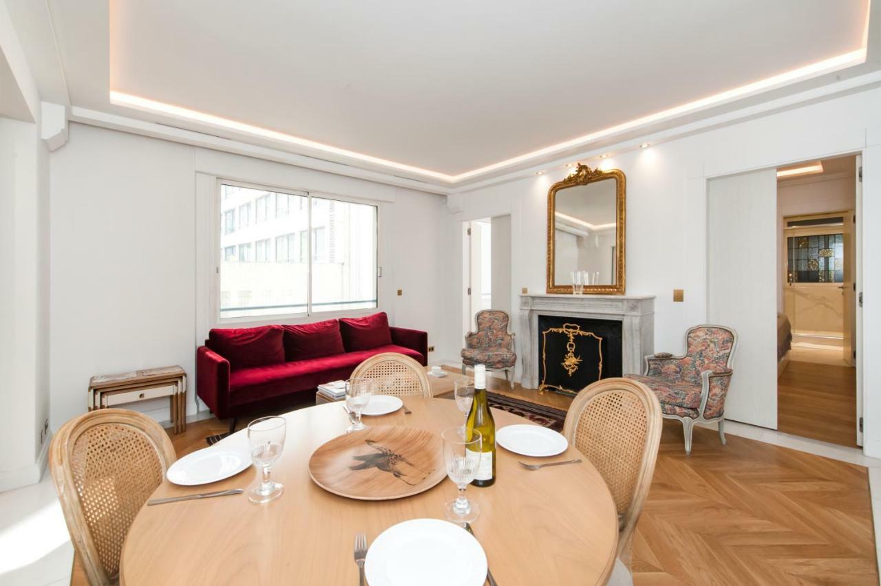 Luxury Montaigne Apartment Paris Eksteriør billede
