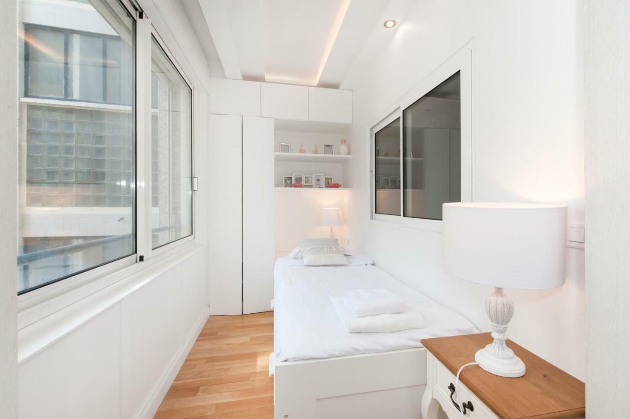 Luxury Montaigne Apartment Paris Eksteriør billede