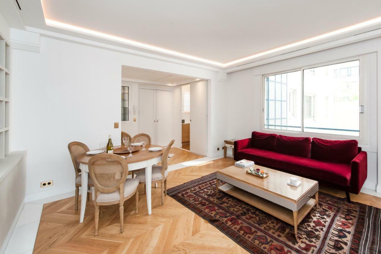 Luxury Montaigne Apartment Paris Eksteriør billede