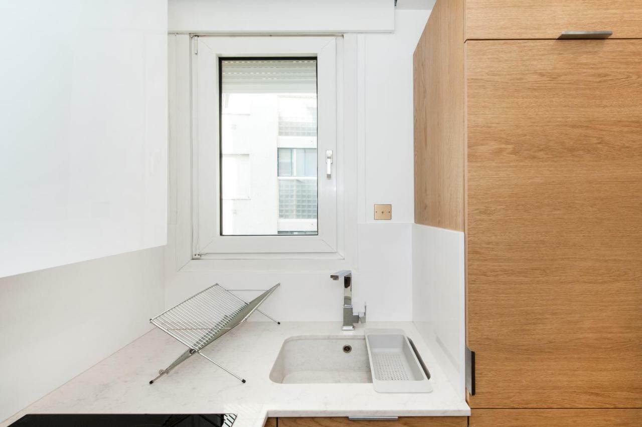 Luxury Montaigne Apartment Paris Eksteriør billede