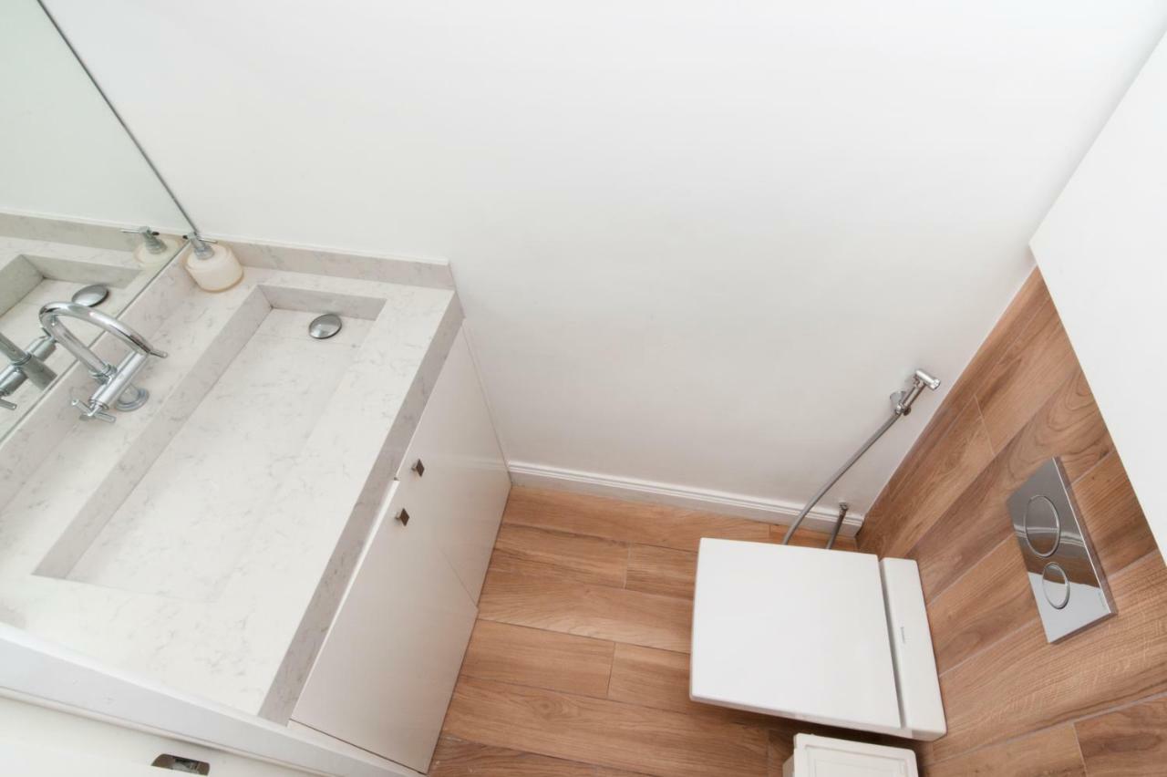 Luxury Montaigne Apartment Paris Eksteriør billede