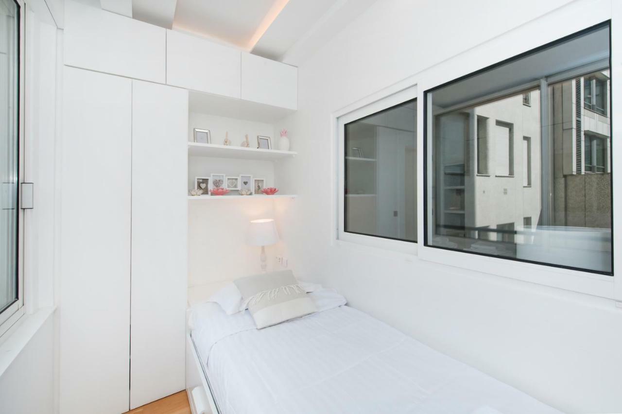 Luxury Montaigne Apartment Paris Eksteriør billede